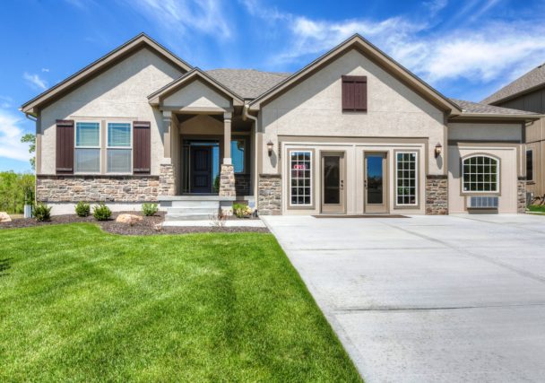 Sweetwater Creek New Homes in Spring Hill, KS House Front Elevation
